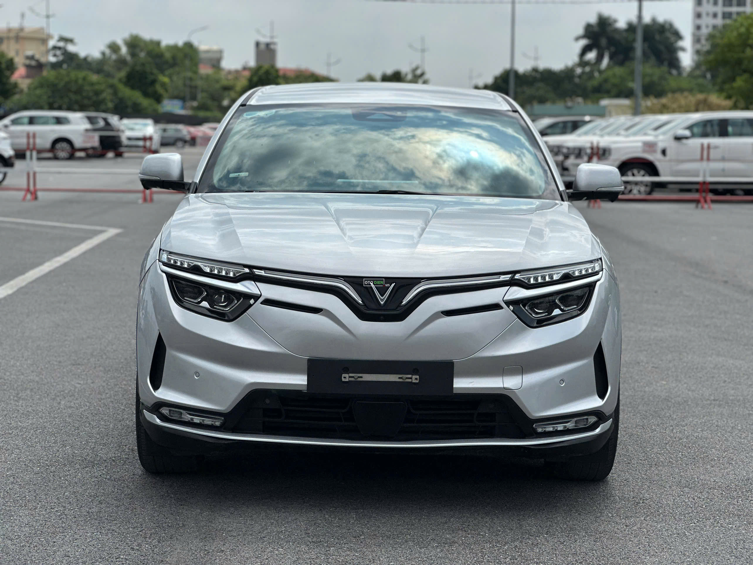 VinFast VF8 2022 Eco - 43000 km1