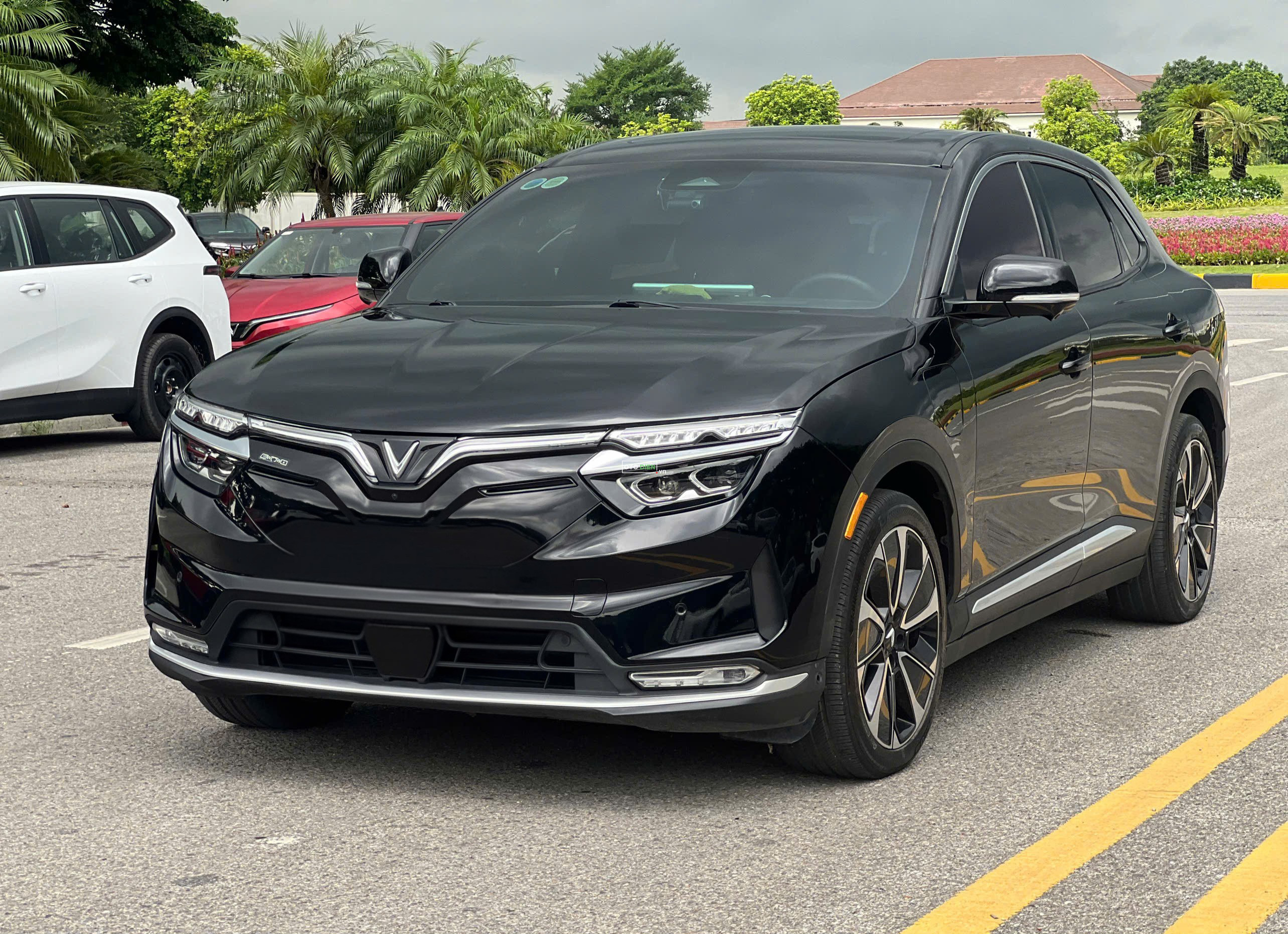 VinFast VF8 2024 Plus - 15000 km1