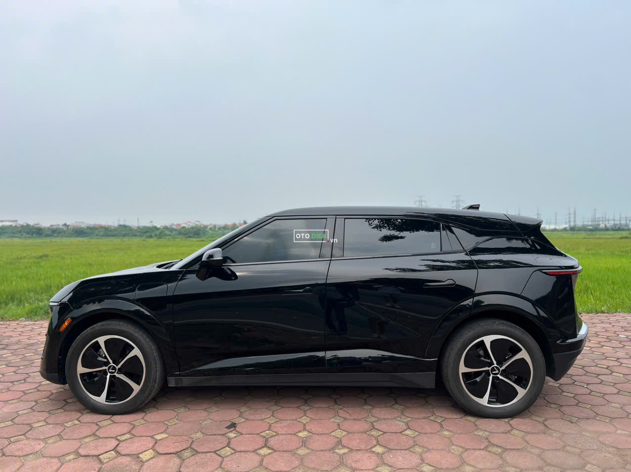 VinFast VF7 2024 Eco - 17000 km1