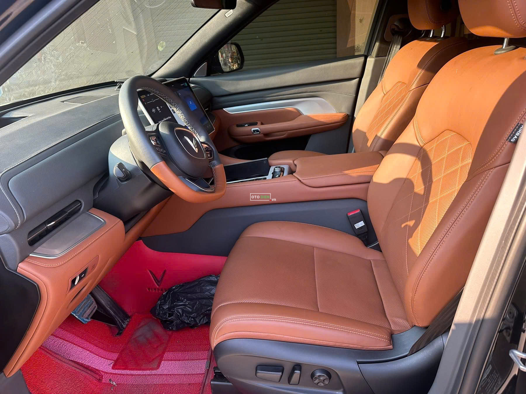 VinFast VF9 2025 Plus - 6000 km6