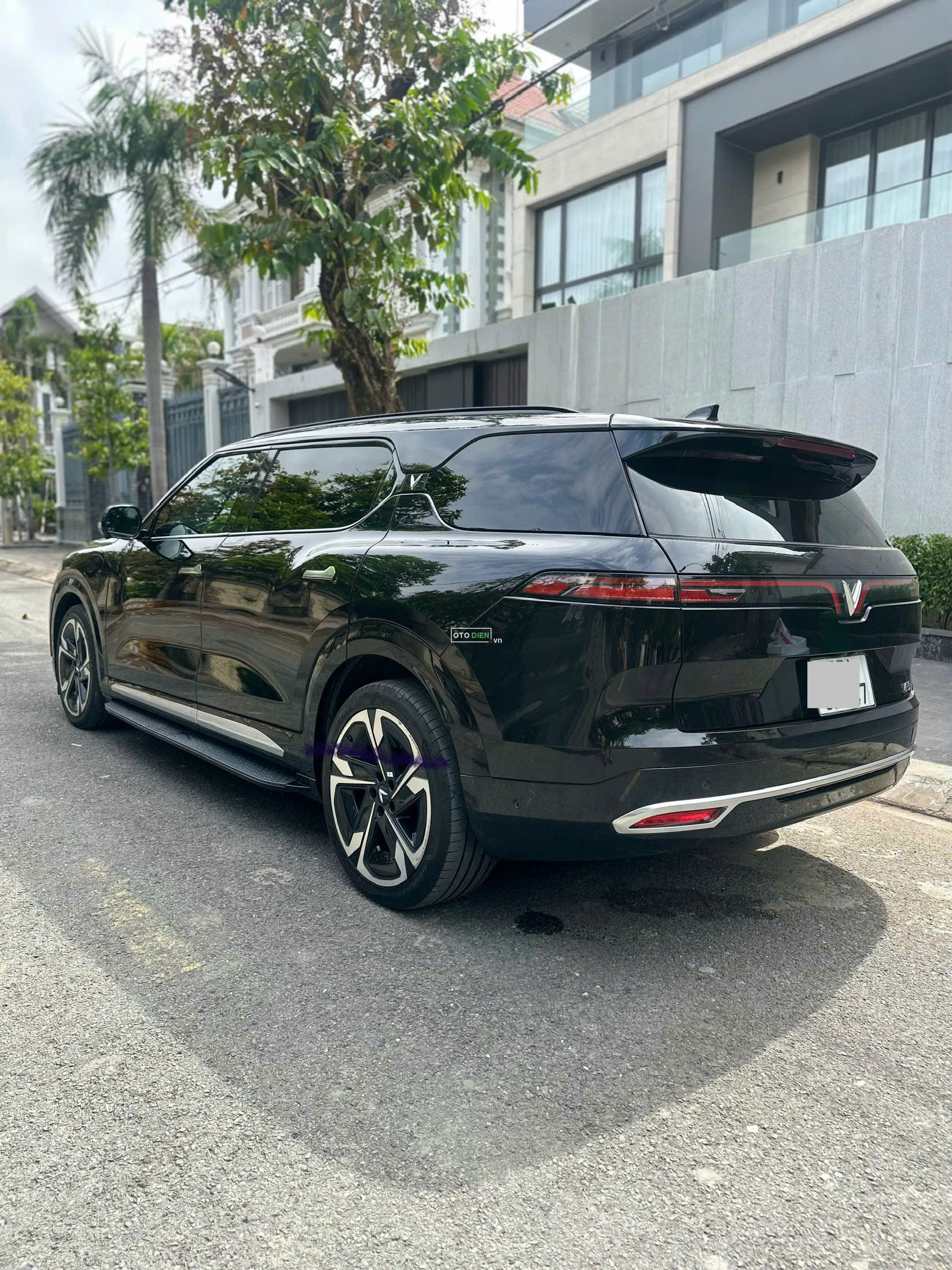 VinFast VF9 2025 Plus - 6000 km5