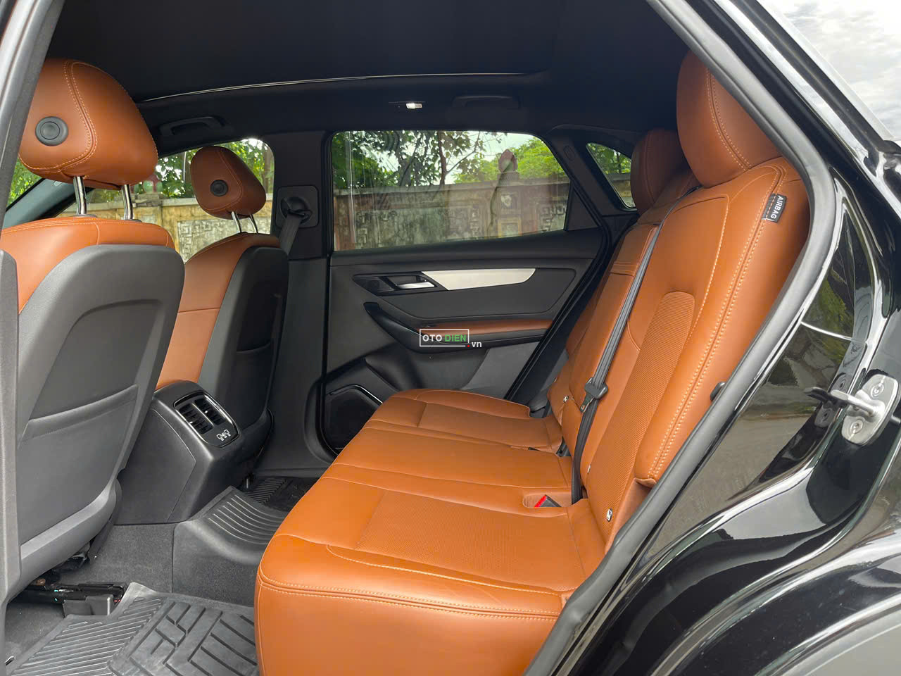 VinFast VF8 2022 Plus - 18000 km6