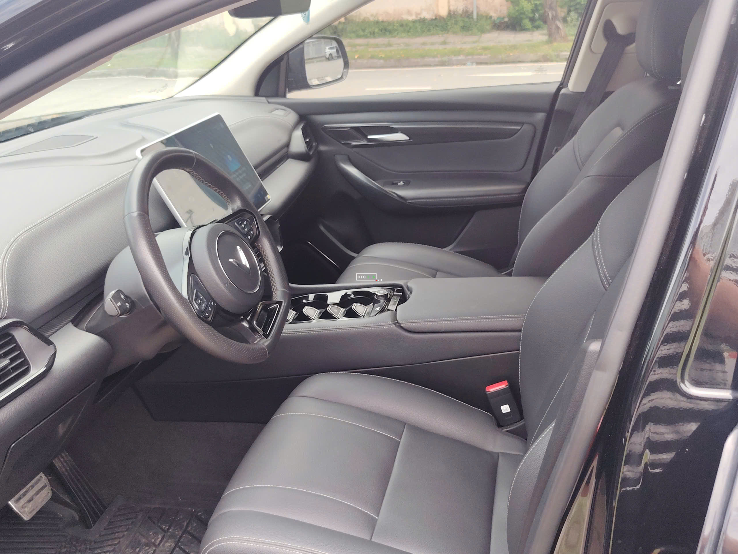 VinFast VF8 2024 Eco - 54000 km4