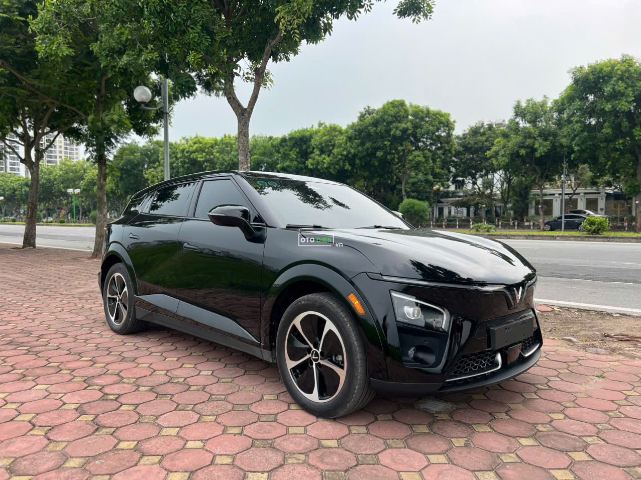 VinFast VF7 2024 Eco - 17000 km2