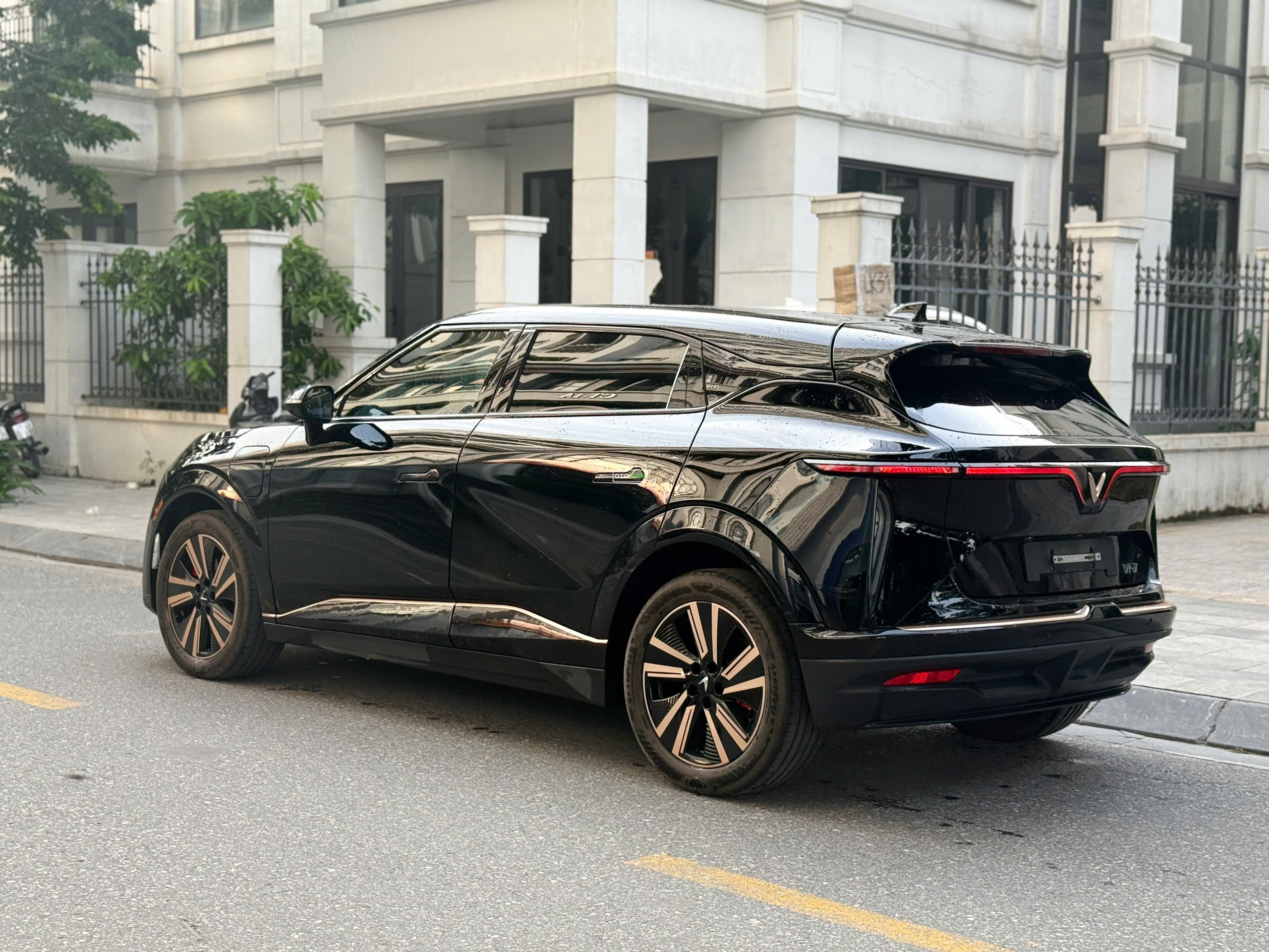VinFast VF7 2025 Eco - 10000 km4