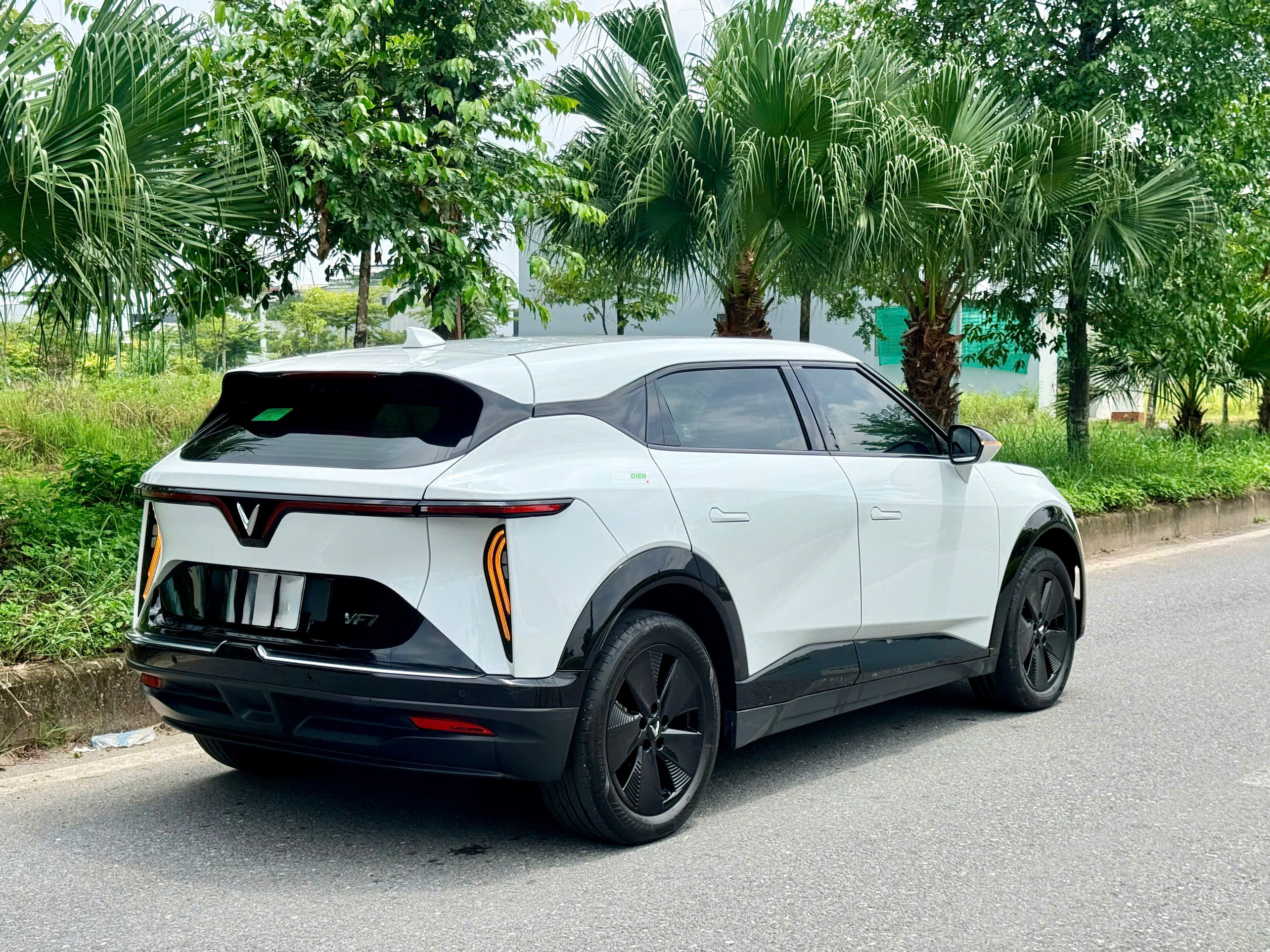 VinFast VF7 2025 Eco - 10000 km3