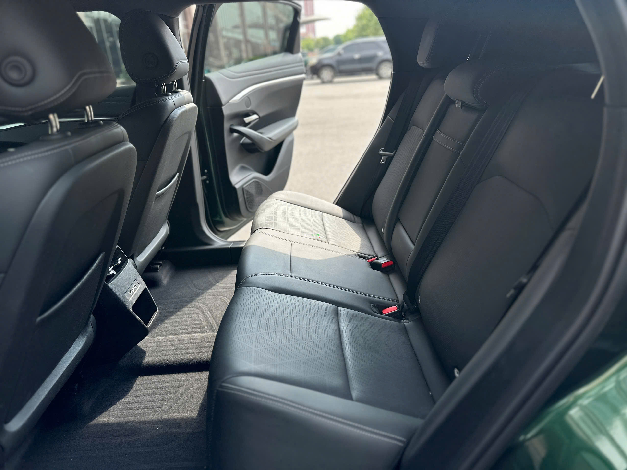 VinFast VF7 2025 Plus - 14000 km9