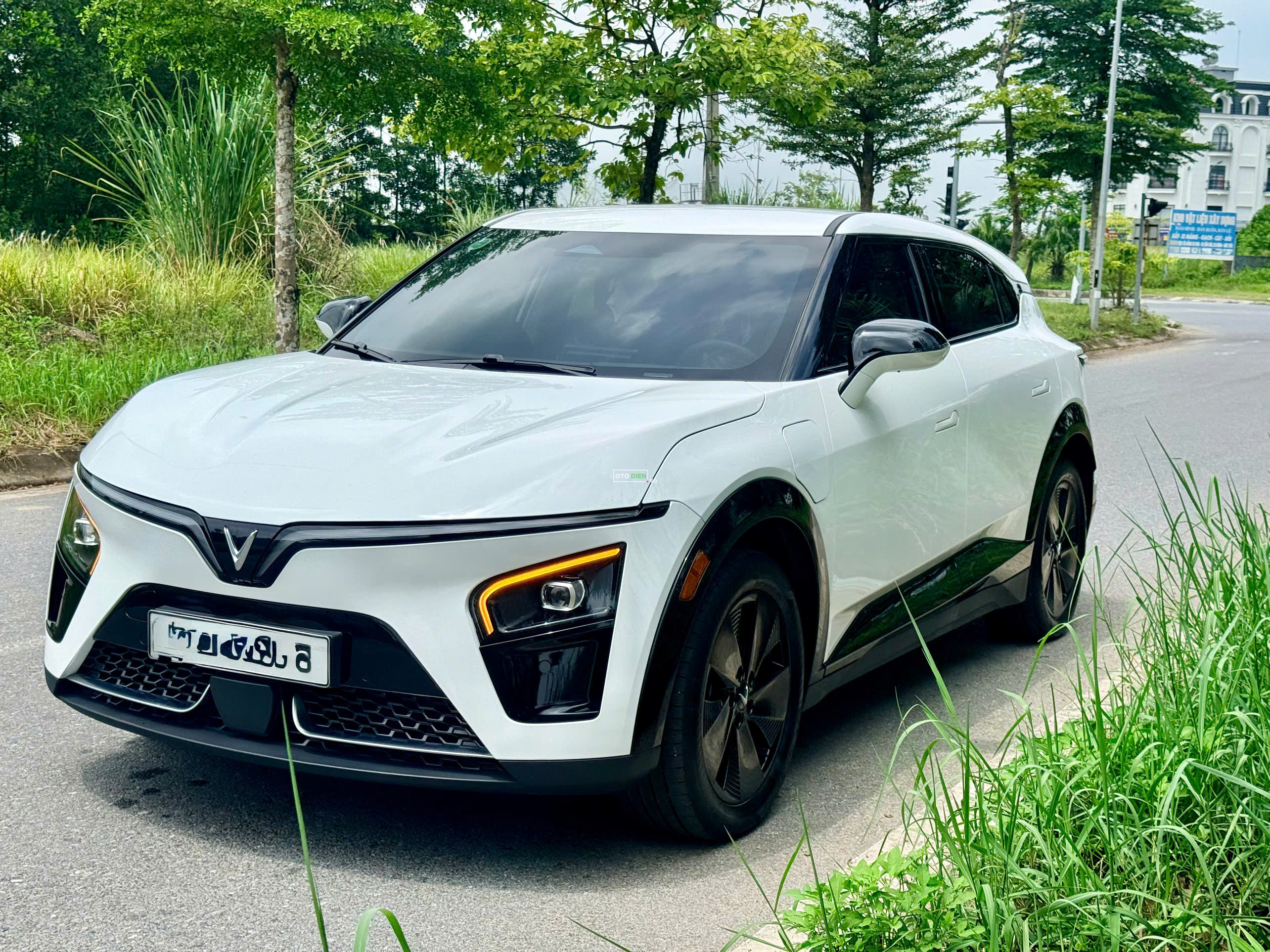 VinFast VF7 2025 Eco - 10000 km4