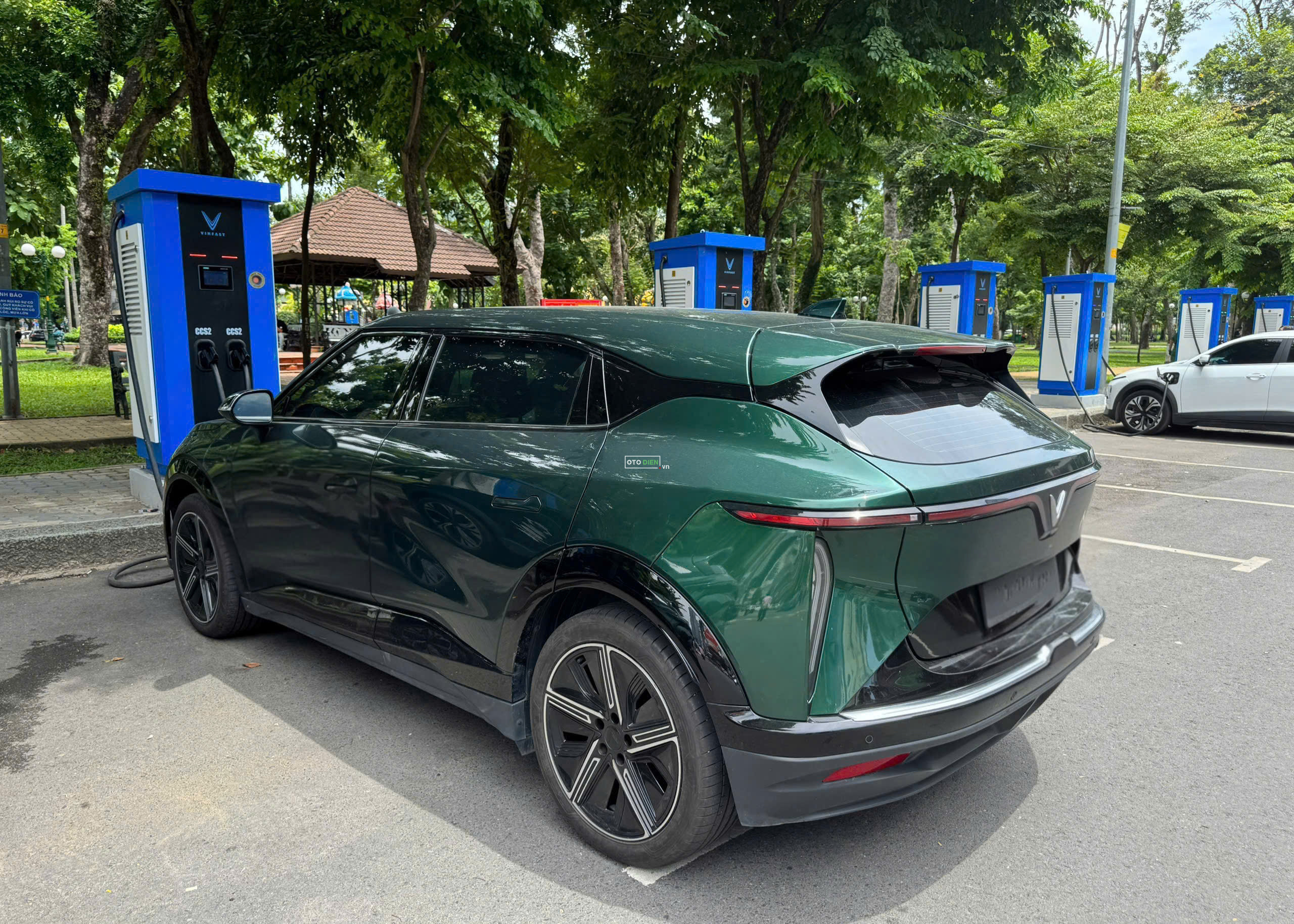VinFast VF7 2025 Plus - 14000 km1