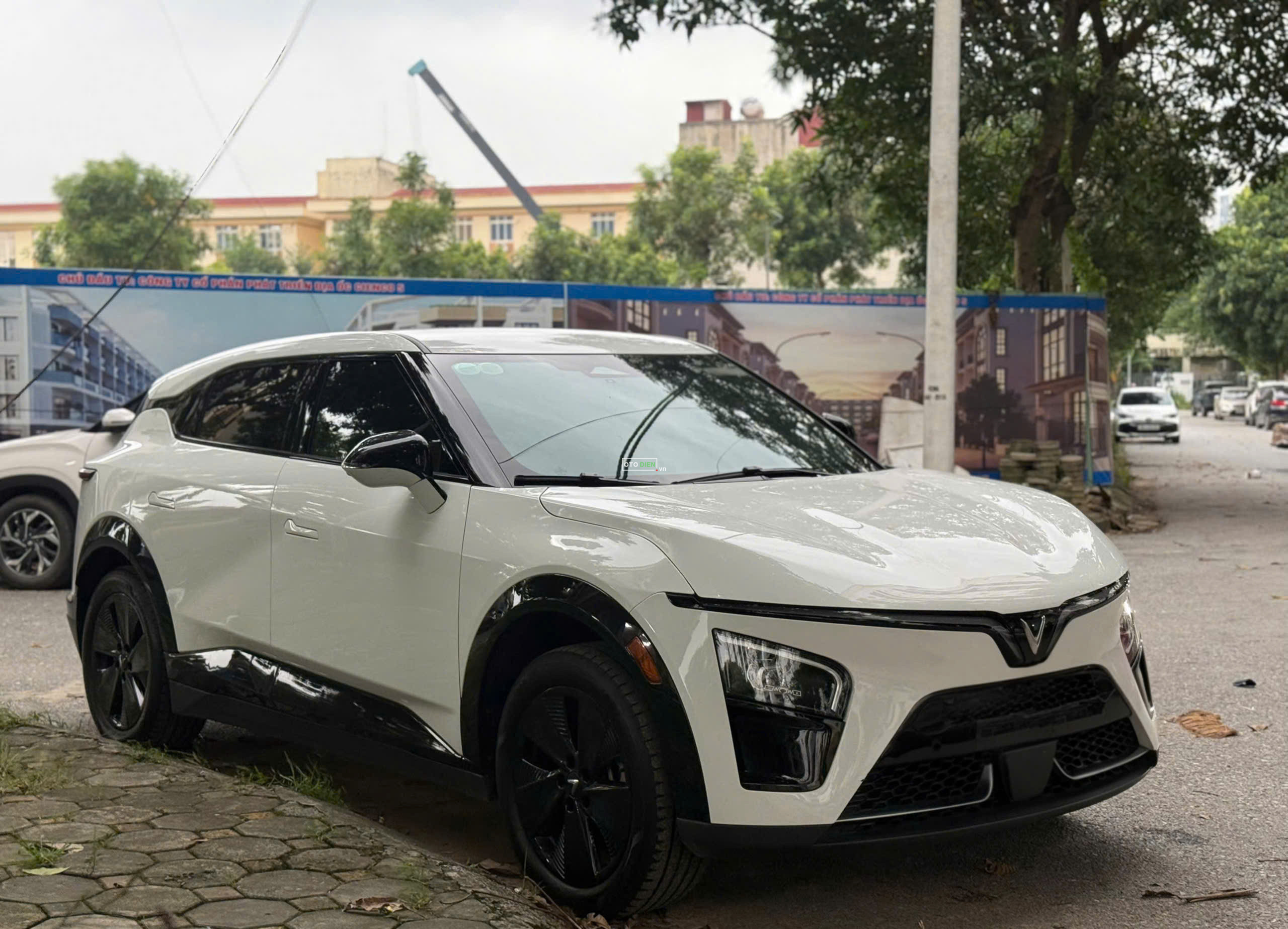 VinFast VF7 2025 Eco - 49000 km0