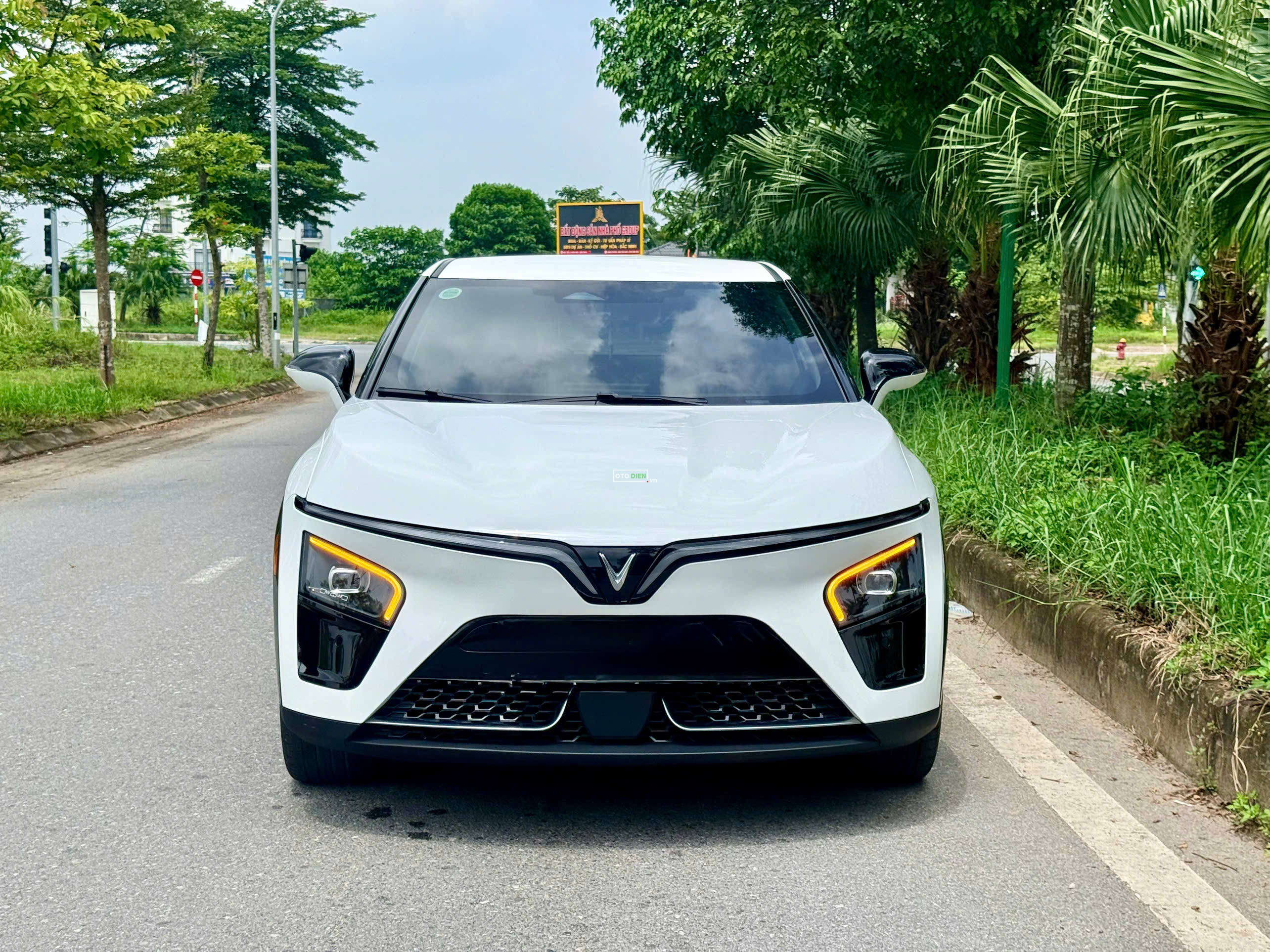 VinFast VF7 2025 Eco - 10000 km0