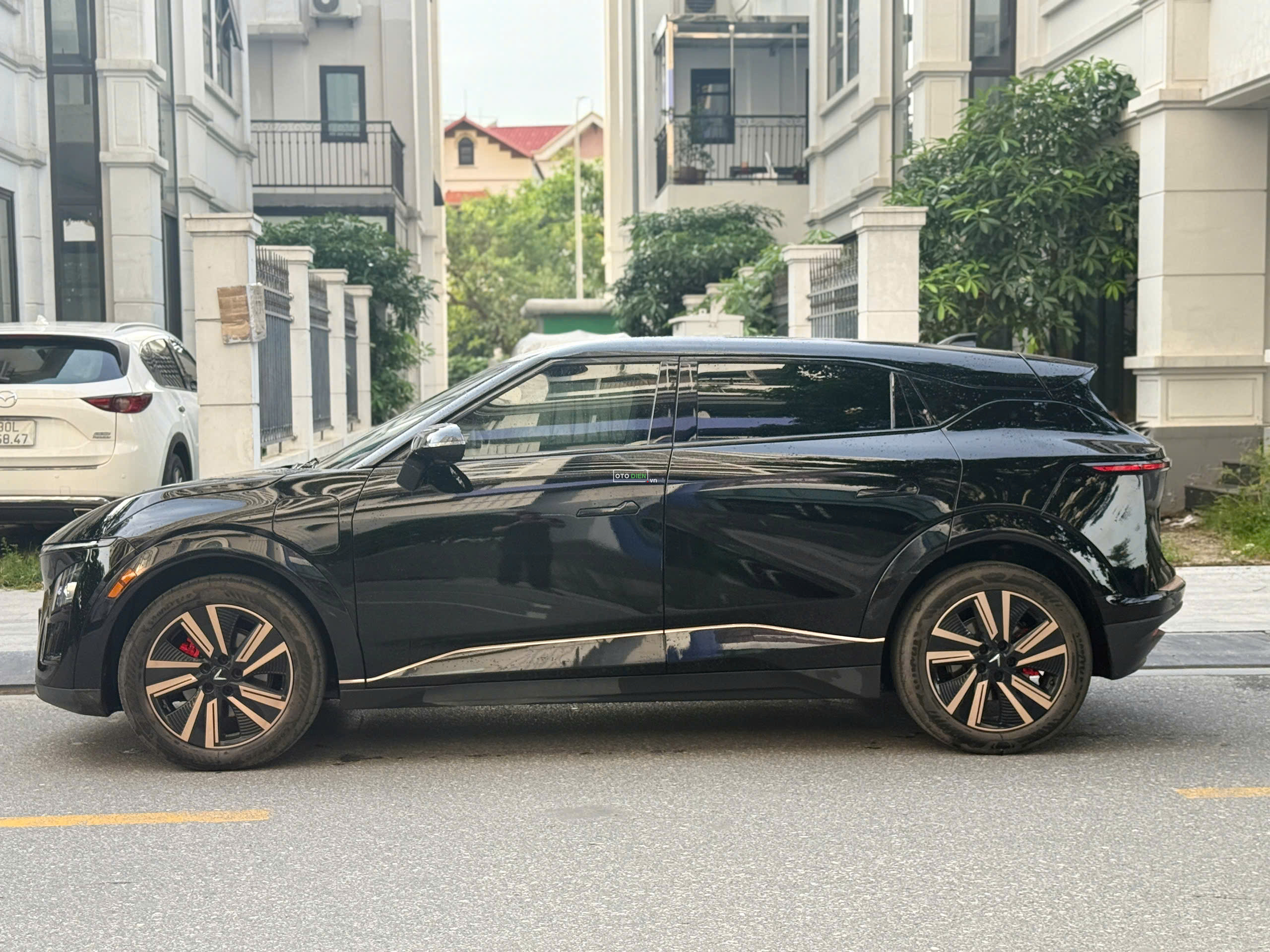 VinFast VF7 2025 Eco - 10000 km2