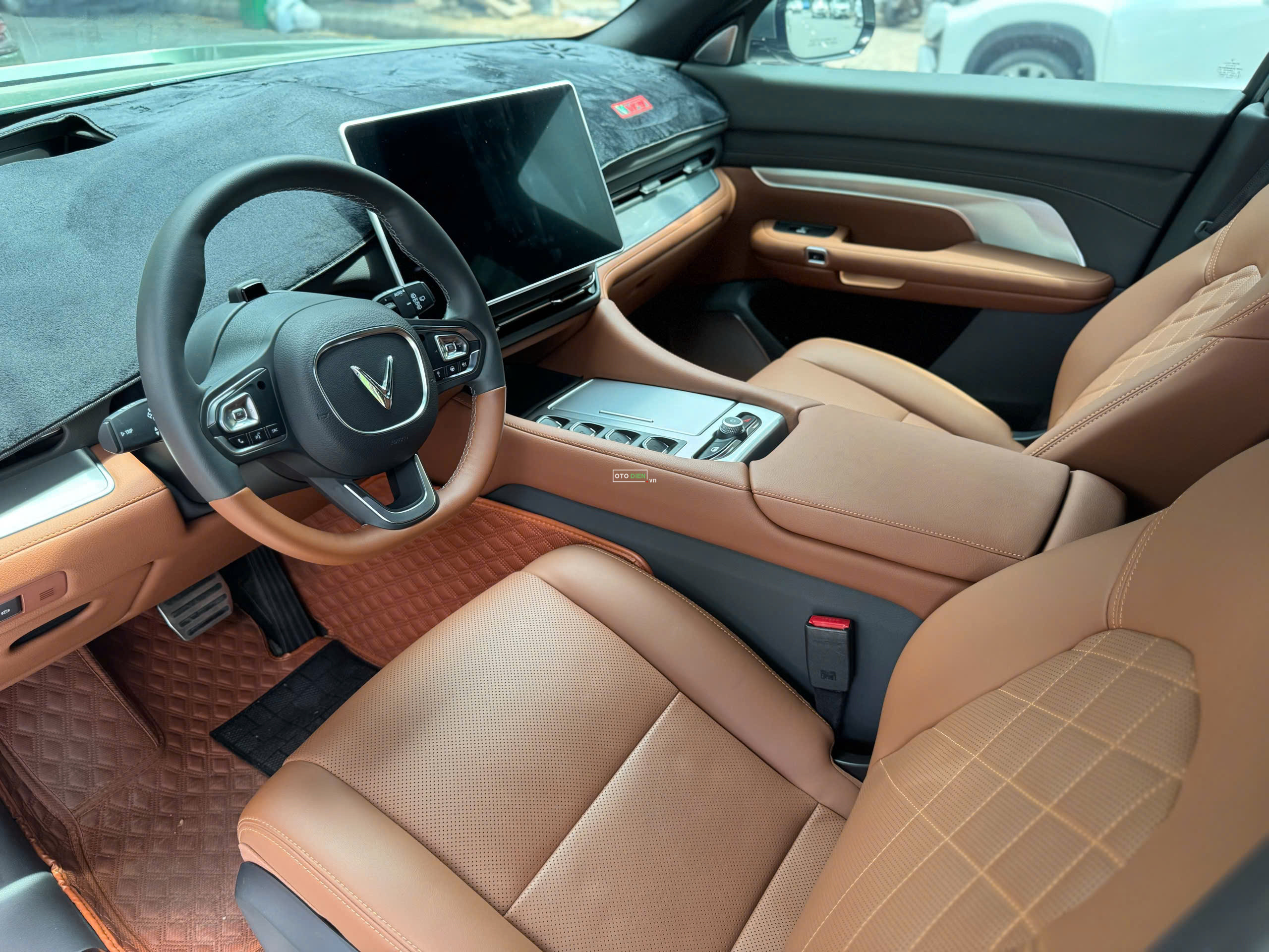 VinFast VF9 2025 Plus - 7000 km6