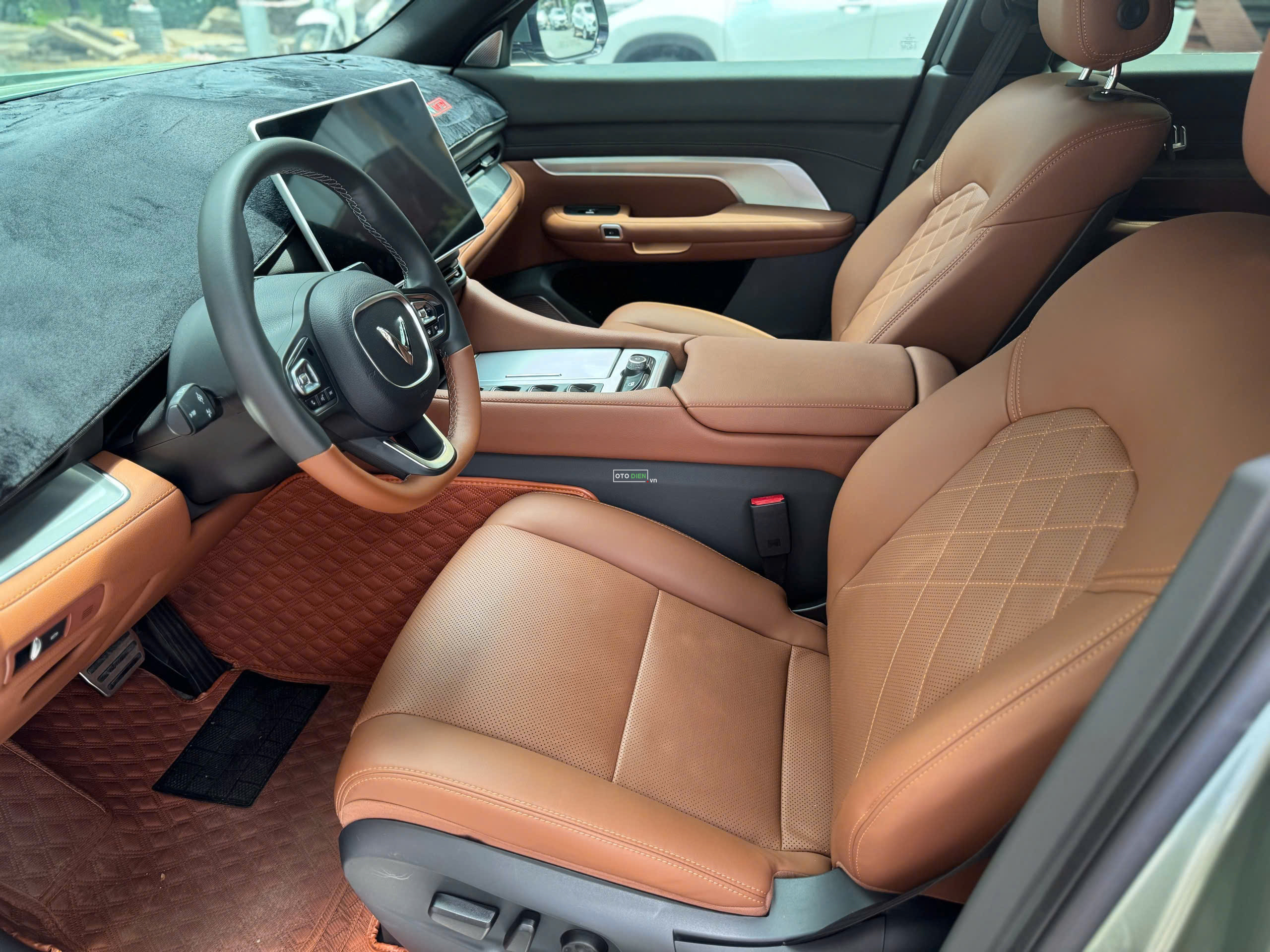 VinFast VF9 2025 Plus - 7000 km9
