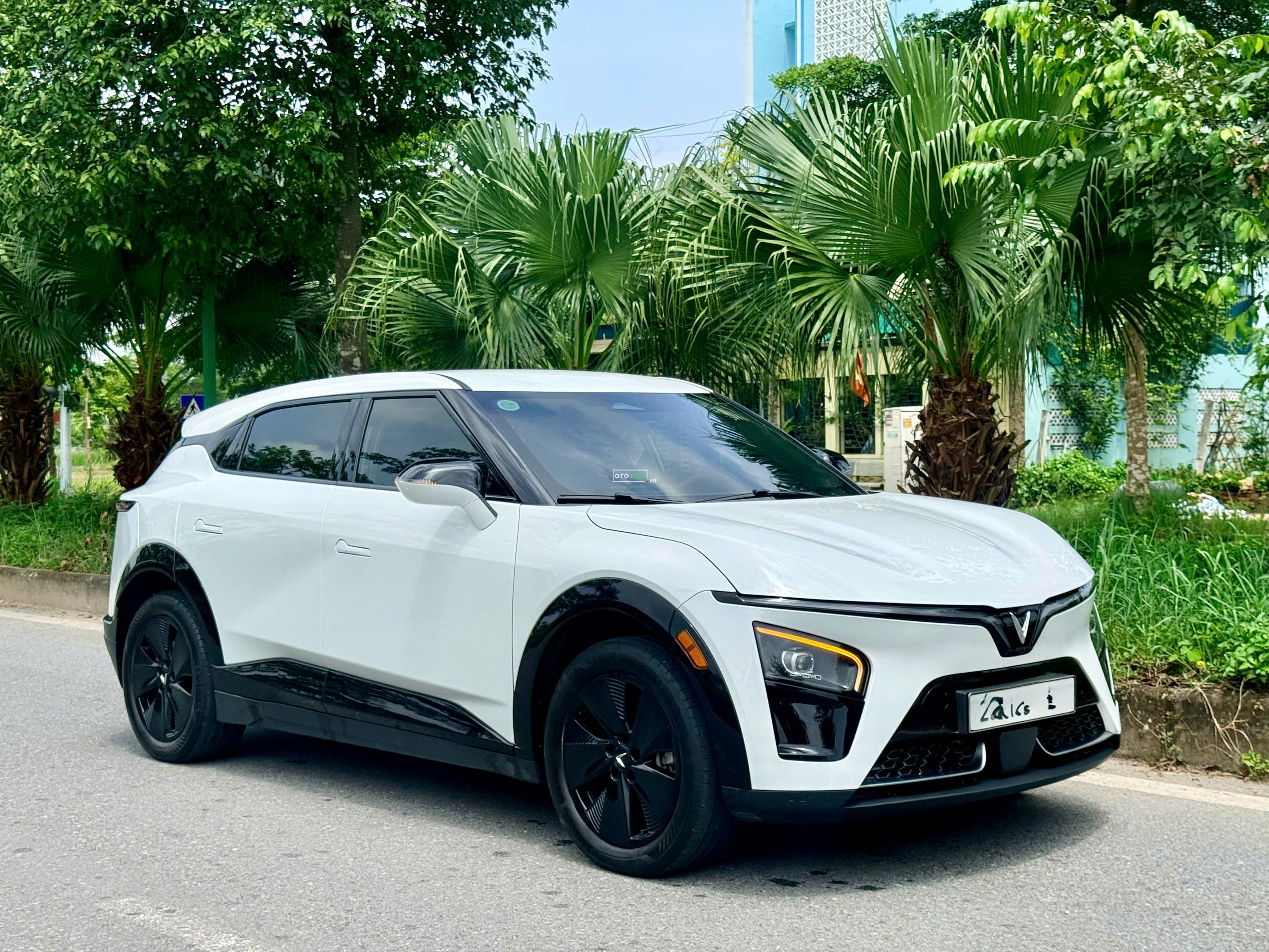 VinFast VF7 2025 Eco - 10000 km5