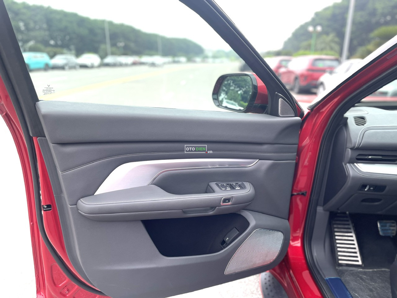 VinFast VF9 2024 Plus - 600 km5
