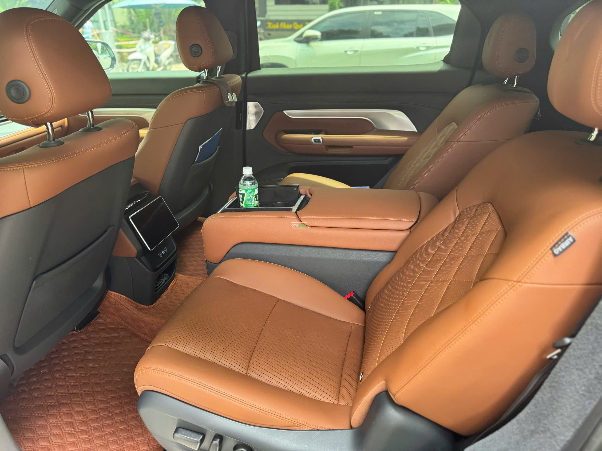 VinFast VF9 2025 Plus - 7000 km8