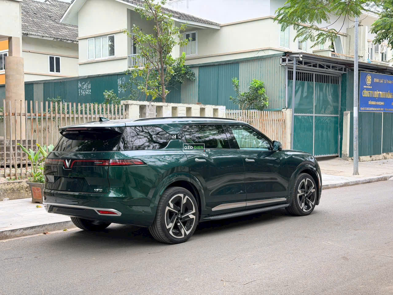 Vf9 Plus 2024, 7c xanh rêu nội thất đen mới1