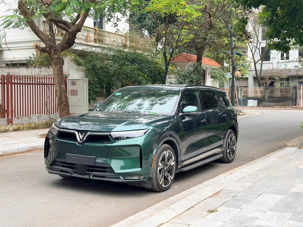 Vf9 Plus 2024, 7c xanh rêu nội thất đen mới2
